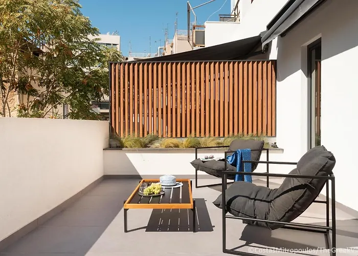 11 Enteka Acropolis Suites